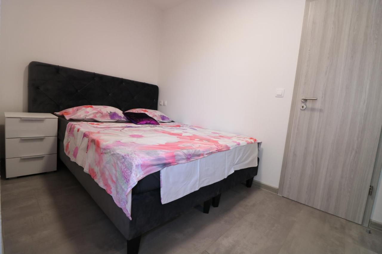 Appartamento Klaudia Pola Esterno foto