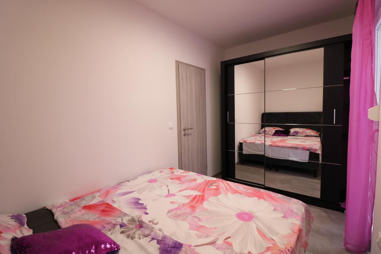 Appartamento Klaudia Pola Esterno foto